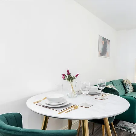 Exclusive One Bedroom - Centre - Free Wi-fi Netflix Apartment Sheffield